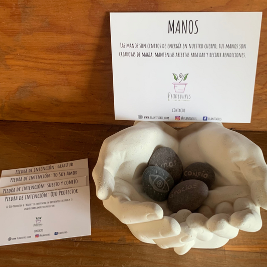 Manos Blancas + Colección Piedras de Intención