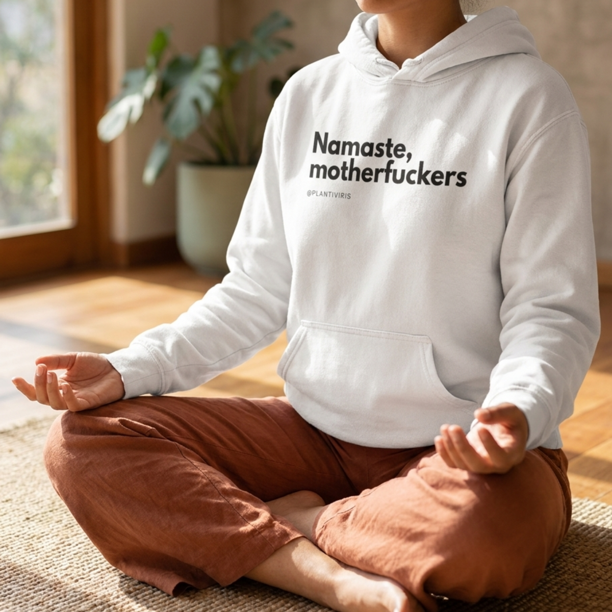 Oversized Hoodie Namaste Motherfuckers Plantiviris — detalle adicional del producto